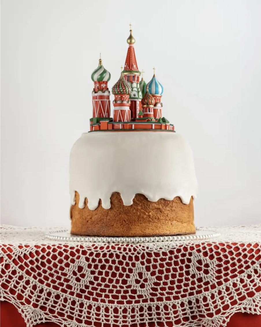 "Кулич тщеславия, гламурный кекс, жуткая булка": священники и депутаты раскритиковали пасхальный кулич за 100 тысяч рублей