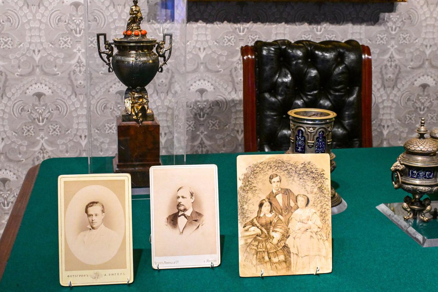 В Музее Павла и Сергея Третьяковых в 1-м Голутвинском переулке все предметы подлинные.