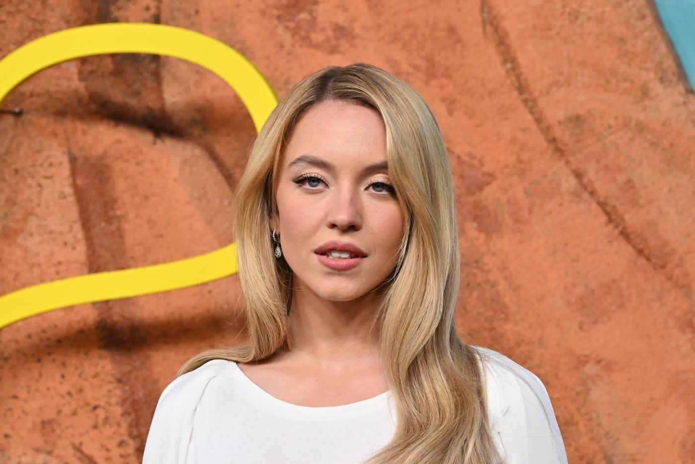 Фанаты "Эйфории" в шоке: Зендея и Сидни Суини, кажется, серьёзно поругались