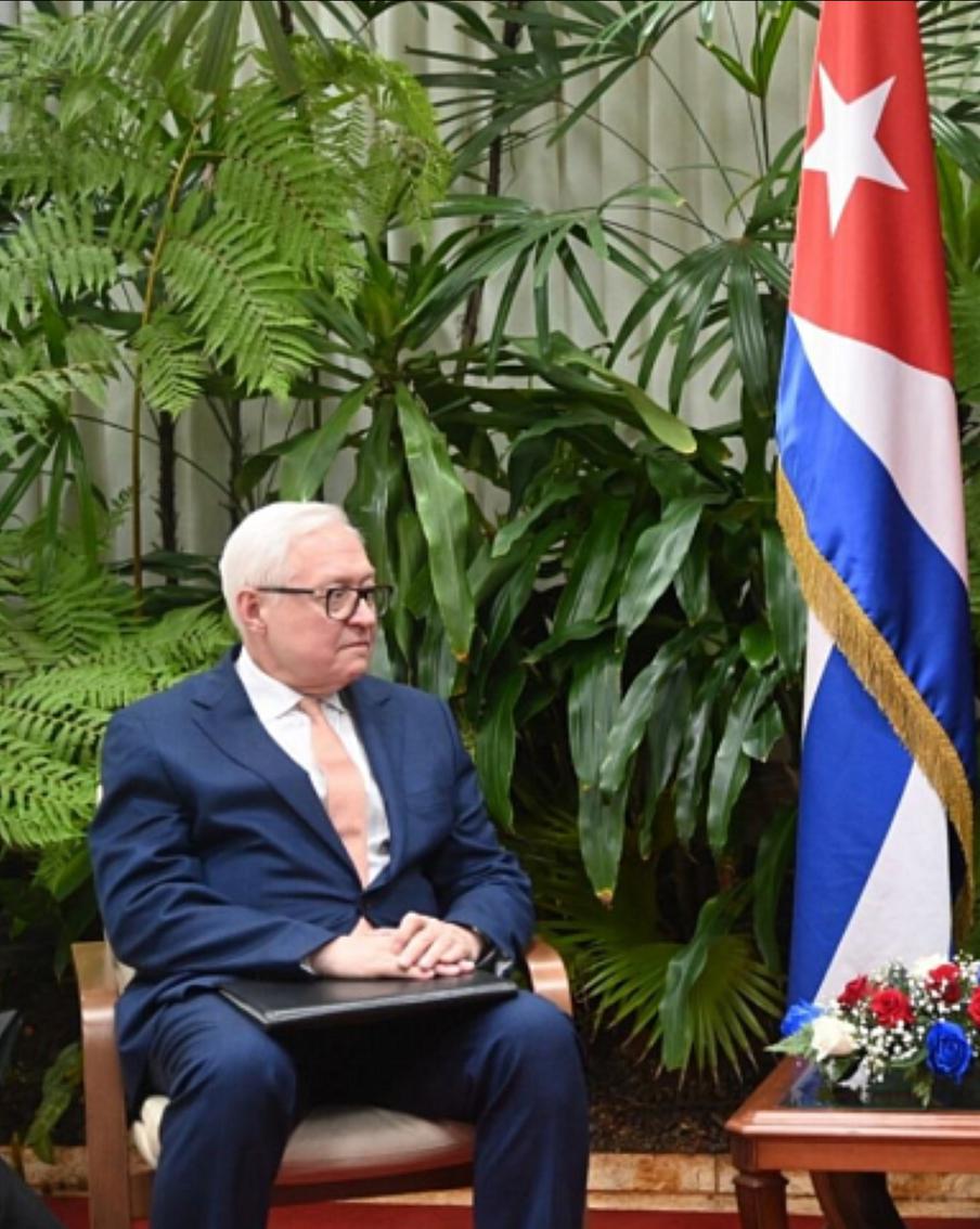 В России подтвердили дальнейшую поддержку Кубы. Ранее в ходе контактов внешнеполитических ведомств обеих стран стороны обсудили важные вопросы сотрудничества, а также региональную и мировую повестку