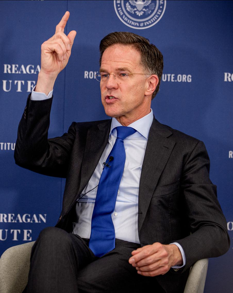 Общение Трампа с Рютте переросло во взаимные оскорбления