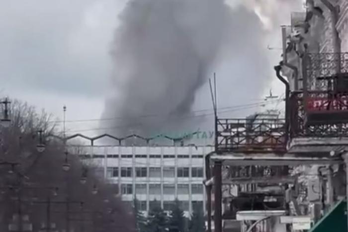 Из-за чего во Владикавказе в центре города случился мощный взрыв