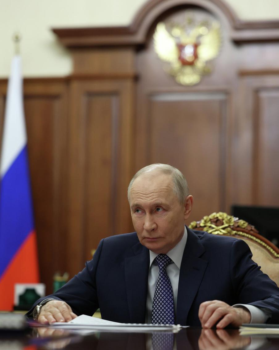 Зачем Зеленский согласился на предложенное Путиным пасхальное перемирие