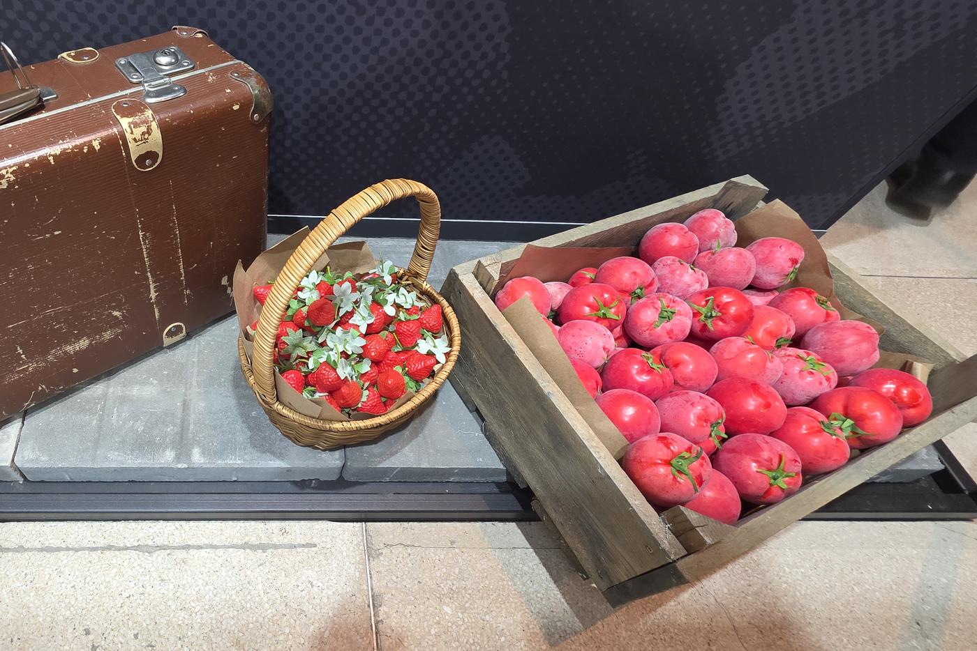 С такими дарами природы Жириновский уехал учиться в Москву.