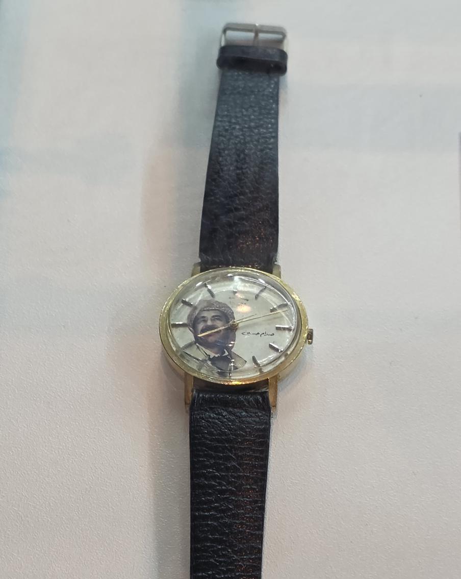 Золотые часы Владимиру Жириновскому подарил Саддам Хусейн.