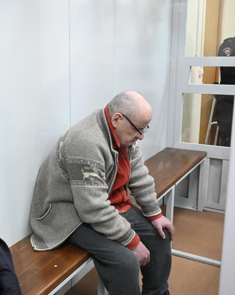 Суд приговорил бывшего замминистра обороны Павла Попова к 19 годам заключения. Генерал армии в отставке, экс-замминистра обороны России Павел Попов, обвиняемый в коррупции, был приговорён военным судом к 19 годам тюремного заключения в колонии строгого режима