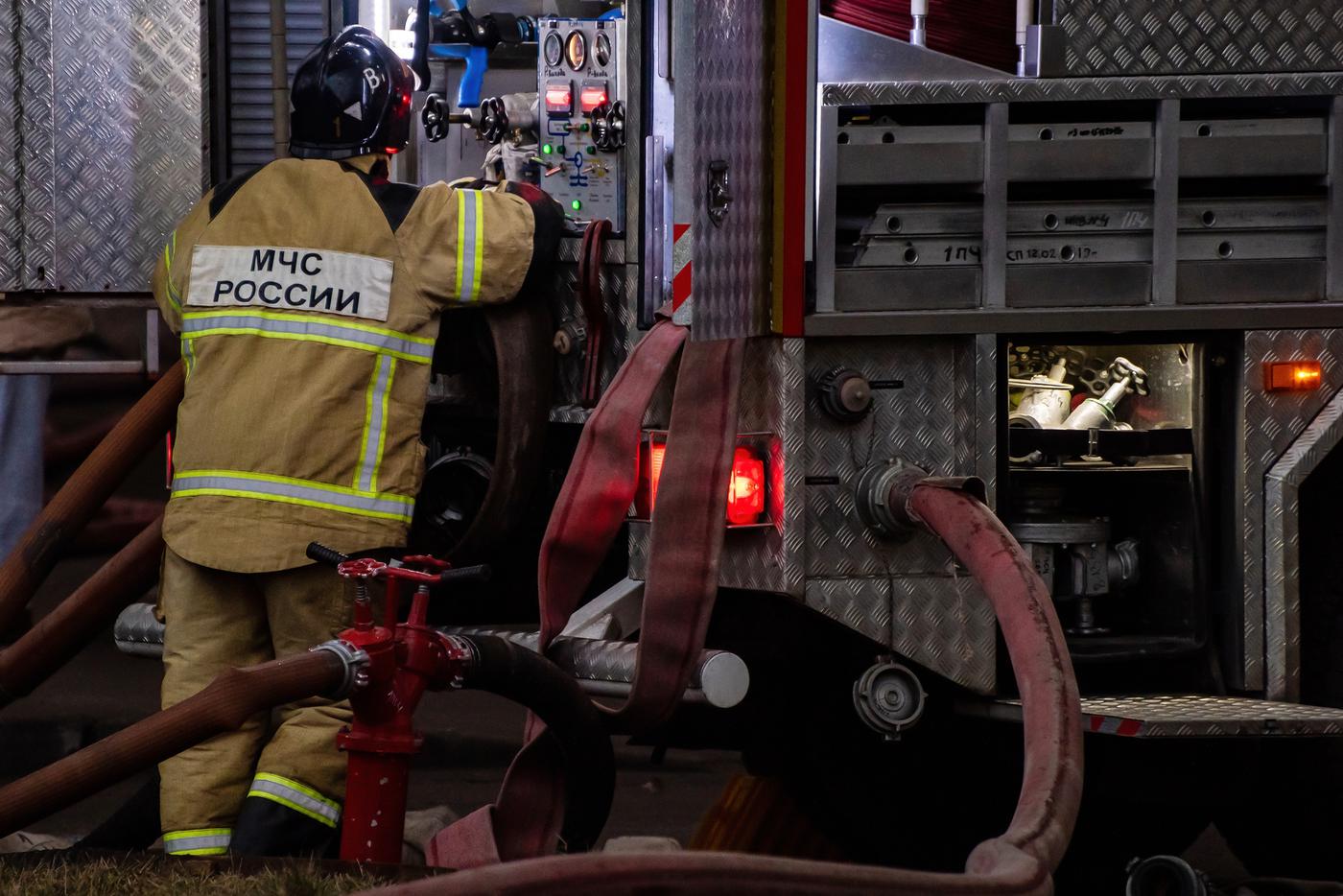 В подмосковных Мытищах госпитализировали пятерых пострадавших при пожаре в многоквартирном доме