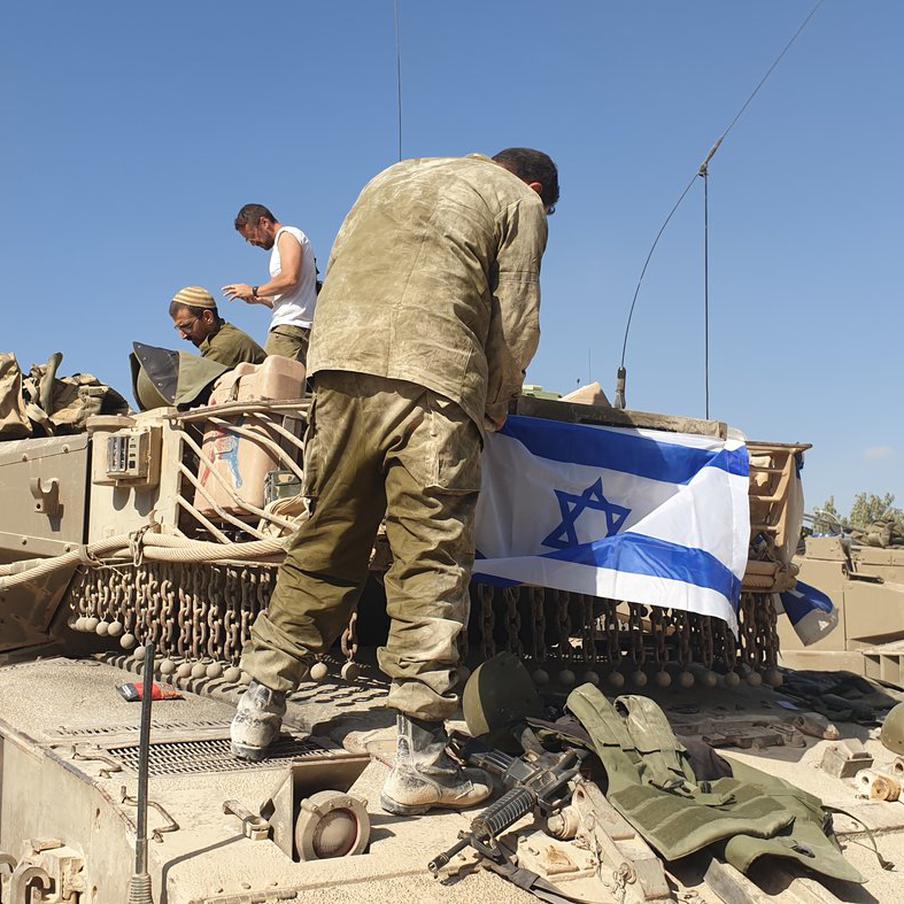 Израиль отказался обсуждать прекращение огня в отношении "Хезболлы". Израиль не согласен с идеей прекращения огня с ливанской организацией "Хезболла" и отказывается обсуждать этот вопрос на предстоящих переговорах в США