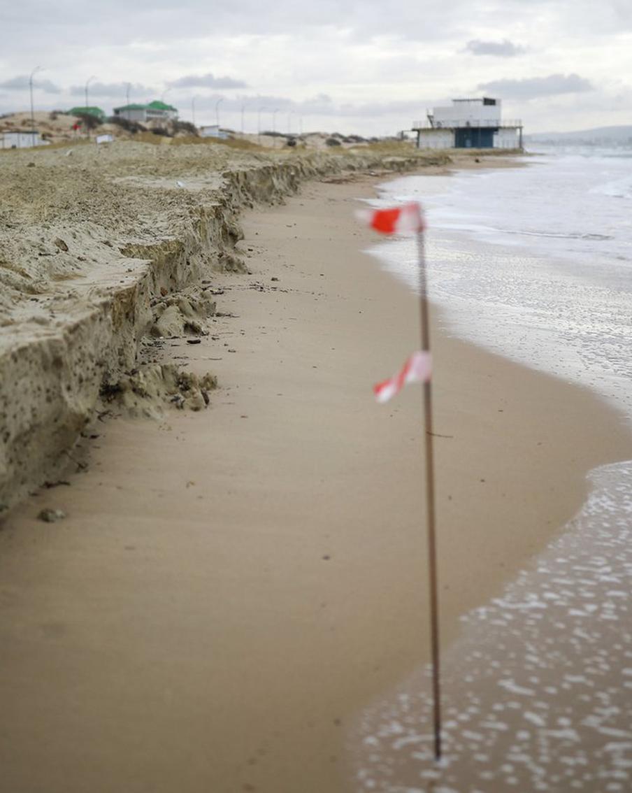 Губернатор Краснодарского края заявил о скором открытии всех пляжей региона. Глава пострадавшего от разлива мазута региона рассказал об открытии всех его пляжей уже в этом сезоне. Это решение было согласовано со всеми контрольными ведомствами