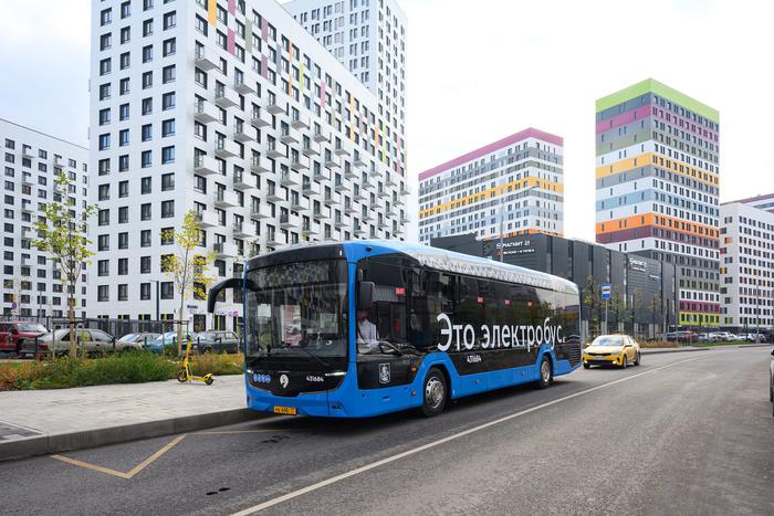 7 электробусов нового поколения вышли на маршрут 123 на севере столицы