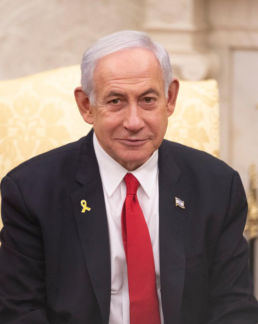 Турецкие прокуроры потребовали для властей Израиля до 4596 лет тюрьмы. В Турции премьер-министру Израиля Биньямину Нетаньяху и ещё 34 высокопоставленным израильским чиновникам предъявлены серьёзные обвинения. Генеральная прокуратура Стамбула требует для Нетаньяху пожизненного заключения, а для остальных обвиняемых – сроков от 1102 до 4596 лет