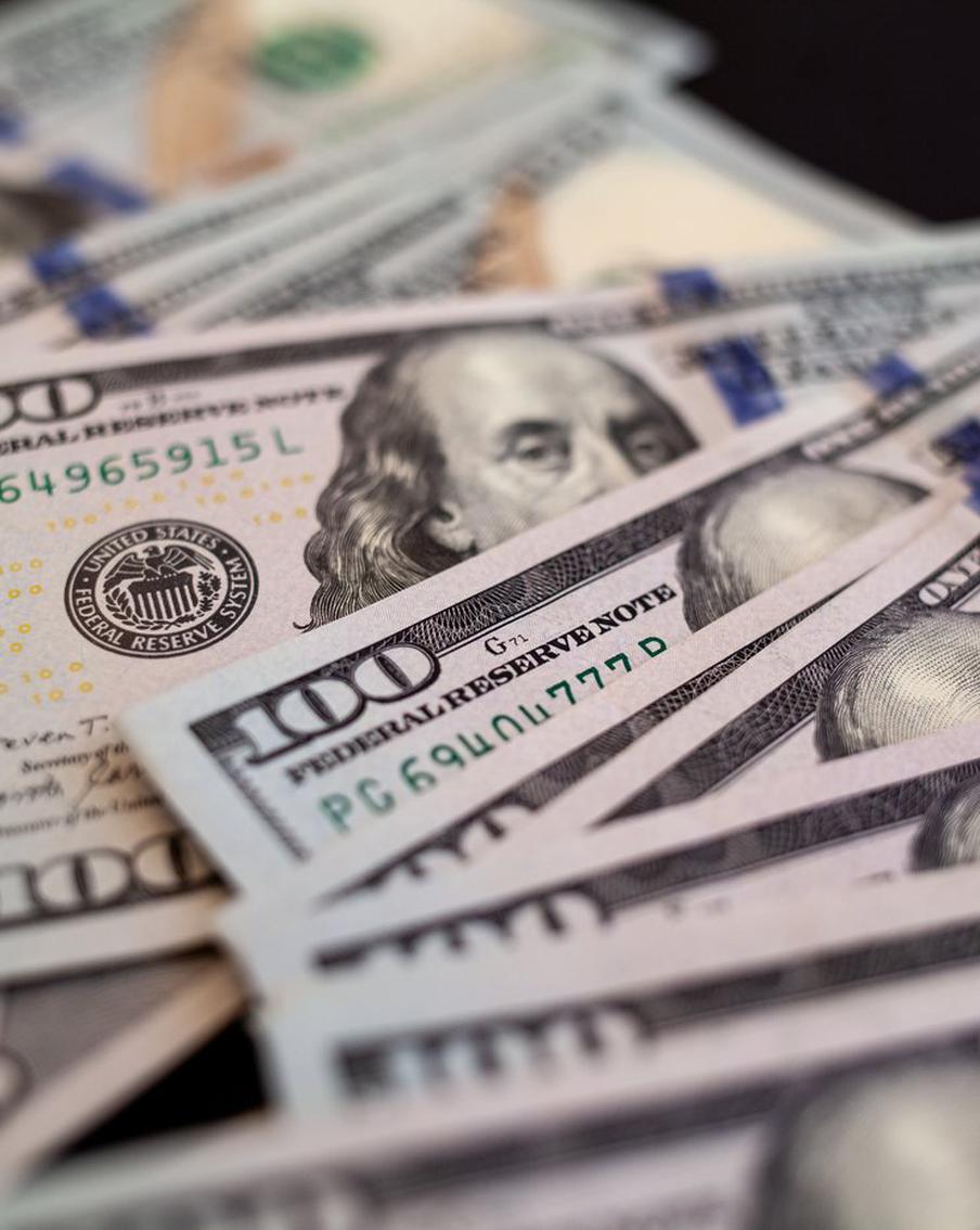 США договорились с Ираном о разморозке активов на 6 миллиардов долларов. Американская и иранская делегации на встрече в Исламабаде могли договориться о частичной разморозке подсанкционных активов Тегерана. Отмечается, что стороны остановились на сумме в 6 миллиардов долларов