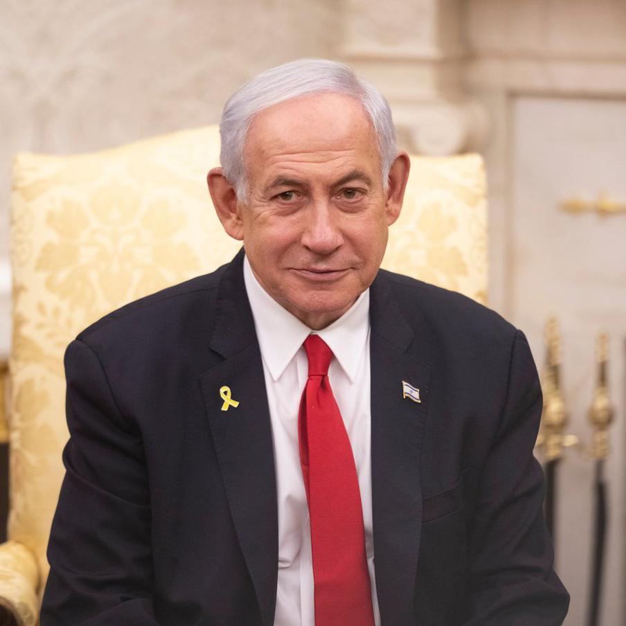 Турецкие прокуроры потребовали для властей Израиля до 4596 лет тюрьмы. В Турции премьер-министру Израиля Биньямину Нетаньяху и ещё 34 высокопоставленным израильским чиновникам предъявлены серьёзные обвинения. Генеральная прокуратура Стамбула требует для Нетаньяху пожизненного заключения, а для остальных обвиняемых – сроков от 1102 до 4596 лет