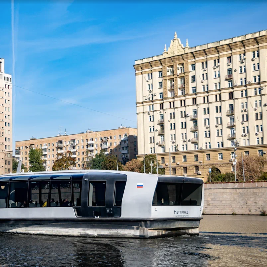 Растёт число пассажиров, пользующихся регулярным речным электротранспортом. В последнее время наблюдается впечатляющий рост числа пассажиров, пользующихся регулярным речным электротранспортом в Москве. За первый квартал 2026 года количество пассажиров, выбравших этот вид транспорта, увеличилось на 6% по сравнению с аналогичным периодом прошлого года, превысив 280 тысяч человек