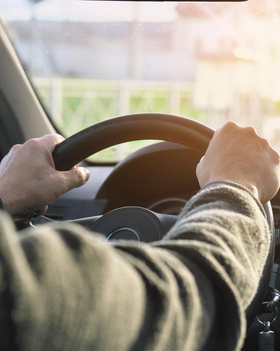 В России появился новый ГОСТ проверки сонливости водителя с использованием ИИ. Находящихся за рулём россиян начнут проверять на сонливость по-новому. Теперь для этого будет, среди прочего, использоваться искусственный интеллект