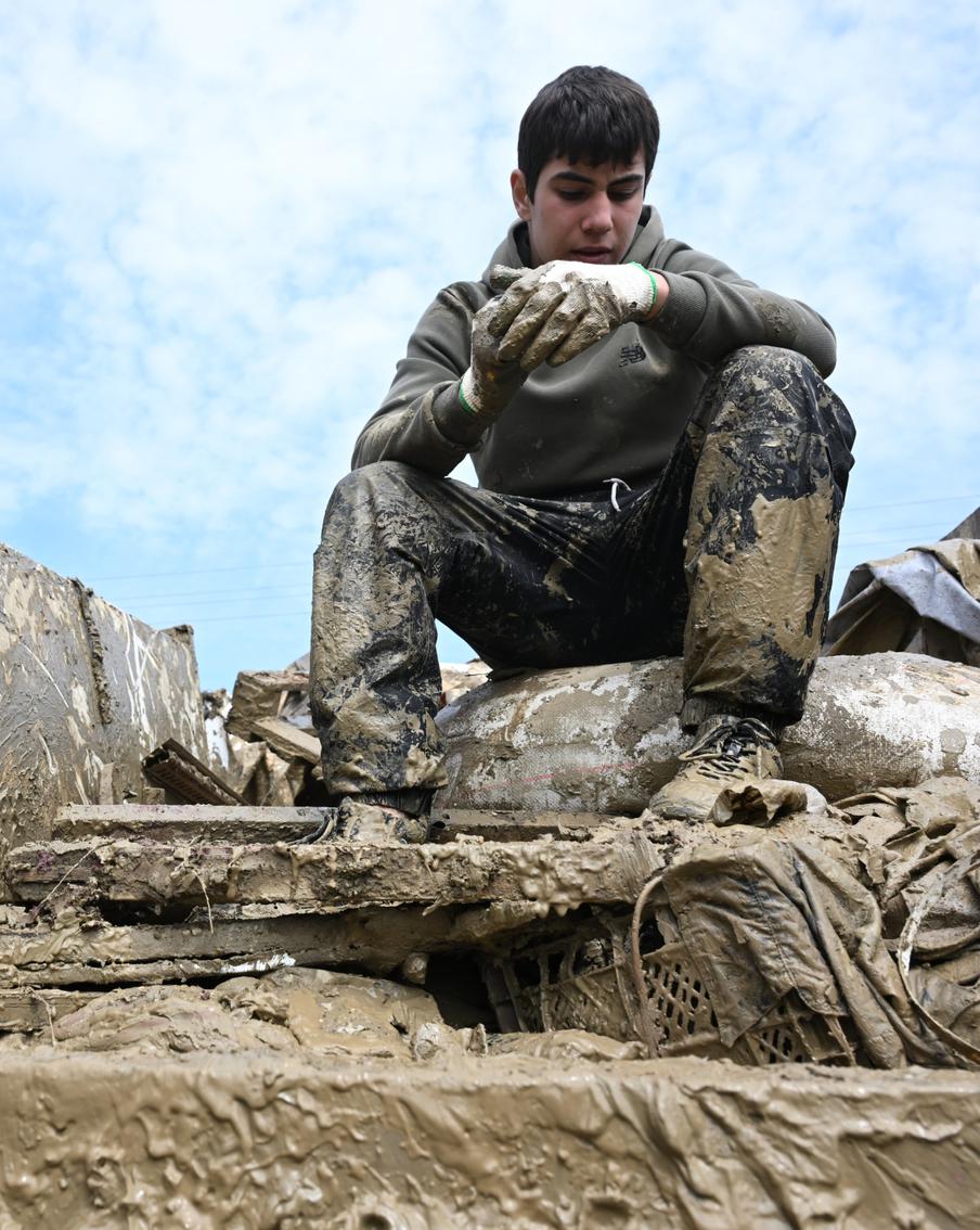 В Дагестане арестовали отвечавшего за работу Геджухского водохранилища инженера. В ходе расследования причин прорыва плотины Геджухского водохранилища был арестован инженер, ответственный за его безопасную эксплуатацию. Советский районный суд Махачкалы удовлетворил ходатайство следственных органов о заключении инженера под стражу на срок до двух месяцев