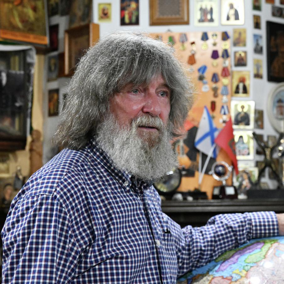 Путешественник Фёдор Конюхов заявил, что Путин является романтиком и мечтателем. Участник пяти кругосветных плаваний Фёдор Конюхов дал свою характеристику российскому президенту Владимиру Путину. Он также подчеркнул желание политика вернуть русские имена на карту