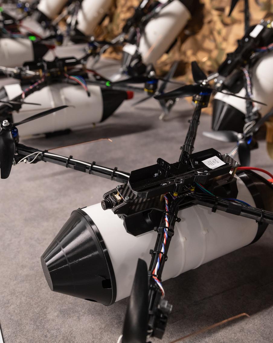 В Финляндии испугались ответа России за пролетающие через страну дроны ВСУ. Финские политики обеспокоены тем, что российские власти могут ответить на атаки дронов ВСУ, проходящие через воздушное пространство Финляндии