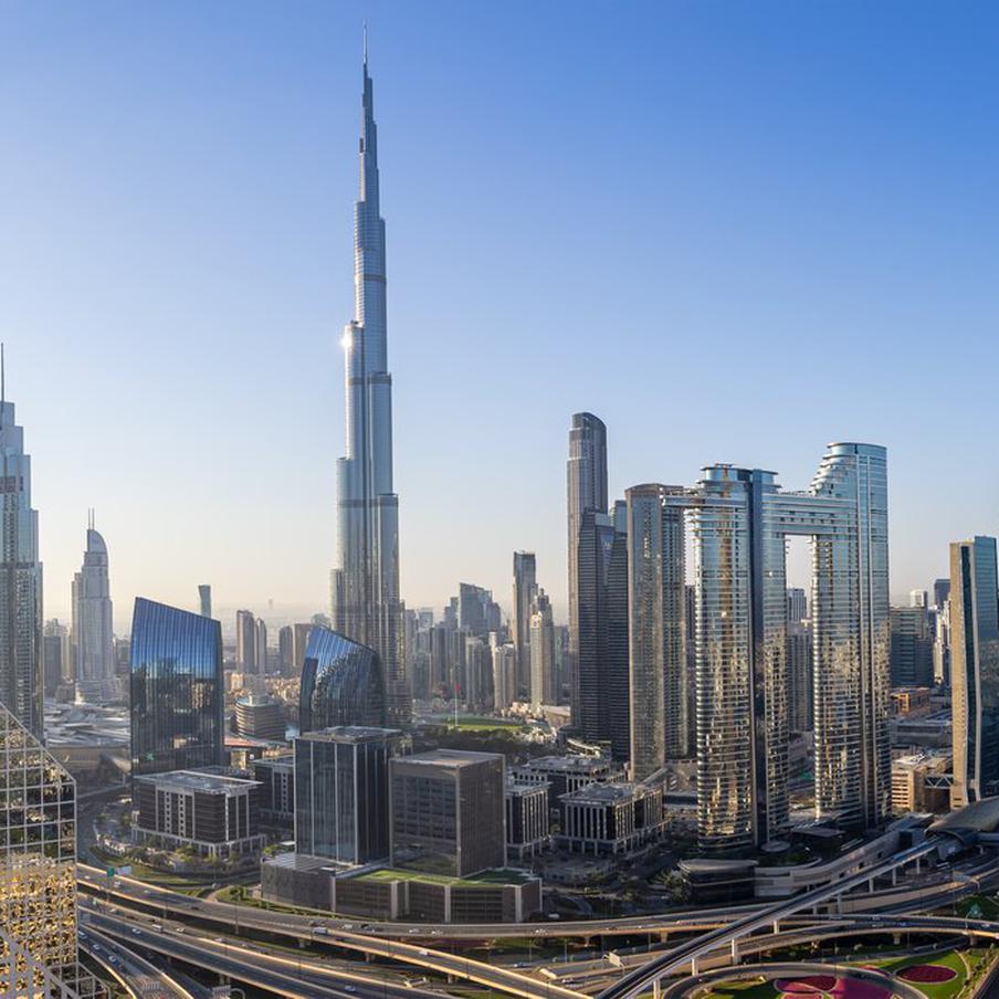 Из-за конфликта на Ближнем Востоке экспаты из ОАЭ переезжают в Швейцарию. Работающие в Дубае иностранные граждане активно переезжают в Швейцарию на фоне продолжающегося на Ближнем Востоке конфликта США и Ирана