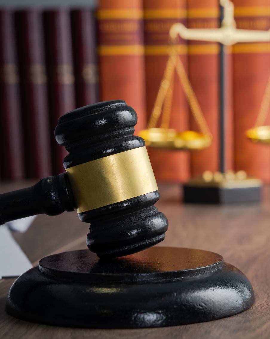 Троих фигурантов дела о взрыве во Владикавказе арестовали на два месяца. В Северной Осетии суд избрал меру пресечения в виде содержания под стражей на два месяца трём фигурантам уголовного дела о взрыве на складе пиротехники во Владикавказе