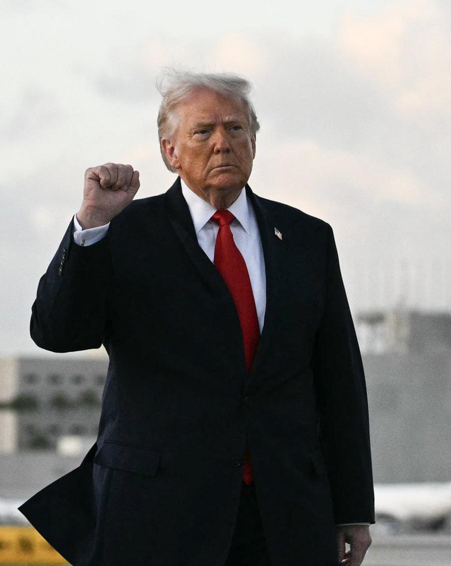 Президент США пригрозил Китаю проблемами в случае передачи оружия Ирану. Американские лидер Дональд Трамп пообещал обрушить на Китай "большие проблемы" в случае, если Пекин решится на передачу находящемуся в конфликте с США Ирану оружия