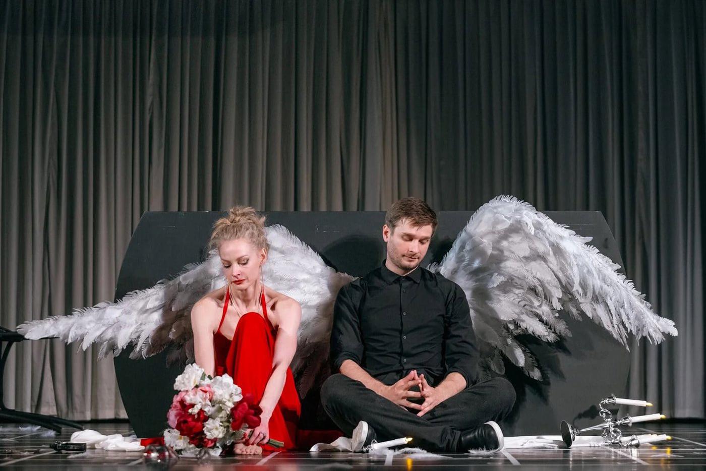 Афиша на 13 апреля: танцуем босиком, смеёмся с комиками и болеем на фитнес-аэробике