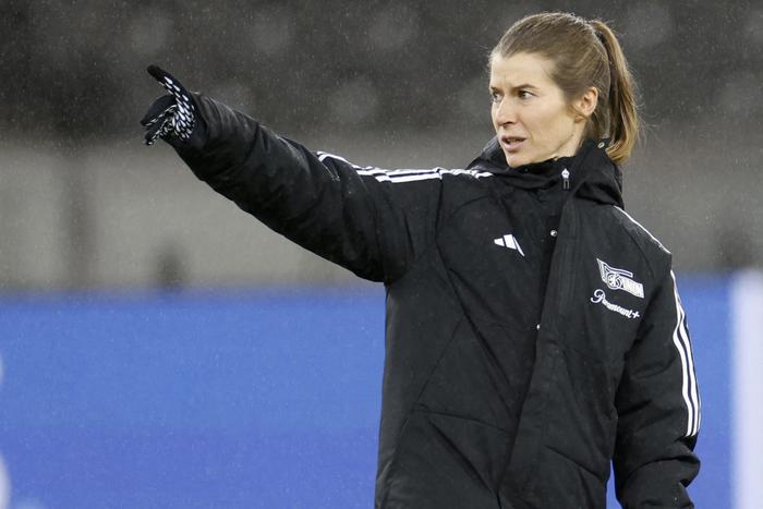 Мари-Луизе Эта — первая женщина-тренер в истории топ-5 лиг