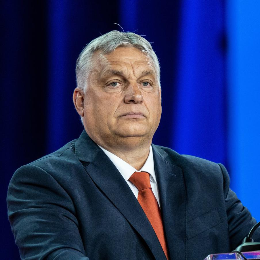 Орбан признал поражение на выборах в Венгрии после 16 лет у власти. Действующий премьер-министр поздравил своего соперника Петера Мадьяра с победой. После подсчёта более половины голосов оппозиционная партия "Тиса" набирает большинство в парламенте