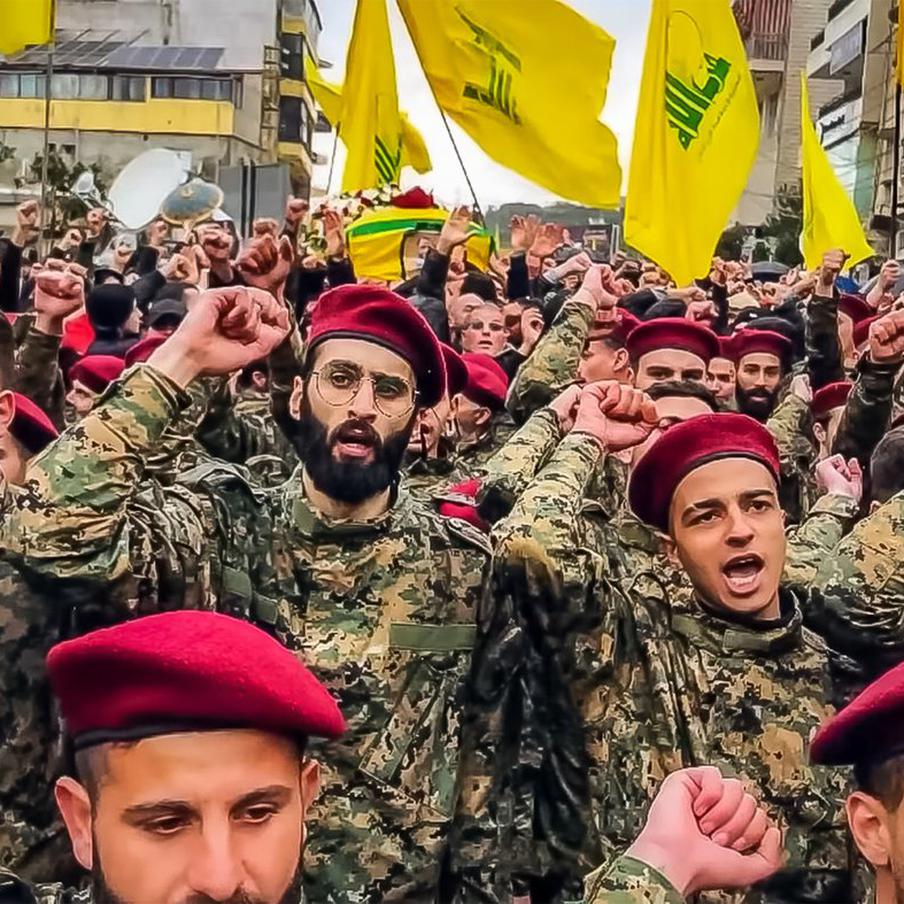 "Хезболла" допустило возникновение новой гражданской войны в Ливане. Заместитель главы политического совета шиитского движения заявил, что все варианты развития событий остаются на столе. В случае продолжения курса действующего кабинета, ориентированного на США, страна может скатиться в хаос