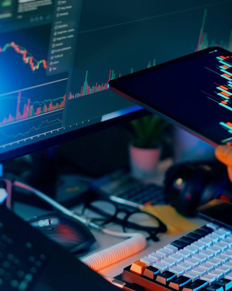 Рынок акций РФ перегружен рисками – индекс "Мосбиржи" балансирует у 2747 пунктов. Нефть перестала быть драйвером роста, а любая позитивная новость быстро распродаётся на фоне дефицита ликвидности. Основной спрос держится на розничных инвесторах, но институциональные продавцы оказывают сильное давление