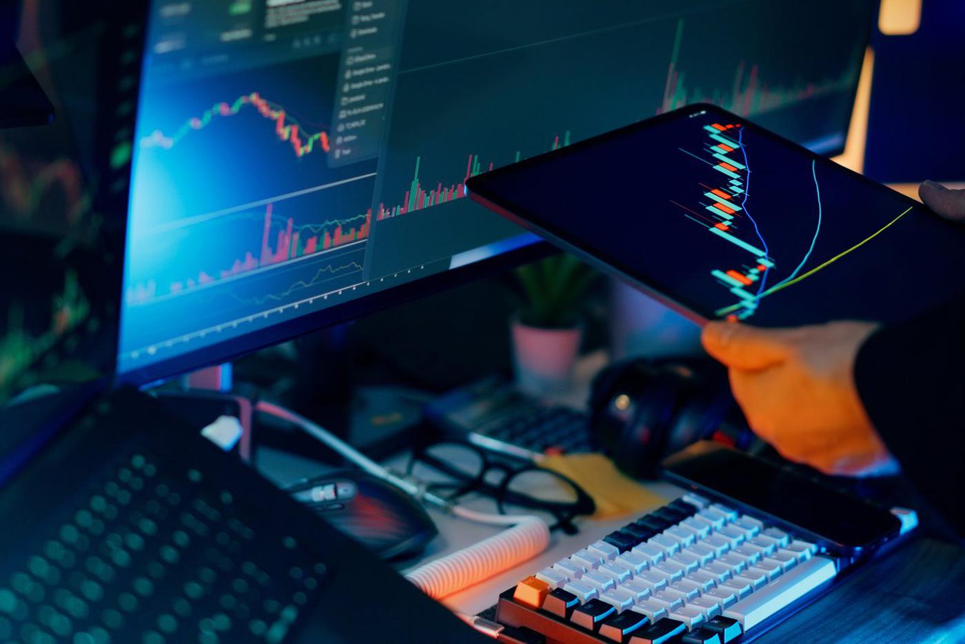 Рынок акций РФ перегружен рисками – индекс "Мосбиржи" балансирует у 2747 пунктов