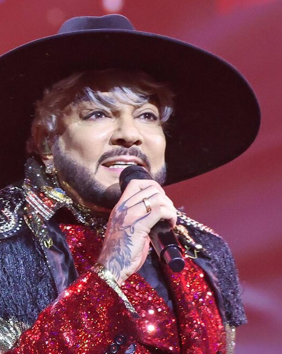 Вот тебе и за 100 тысяч: пасхальный кулич Филиппа Киркорова оказался с "сюрпризом"