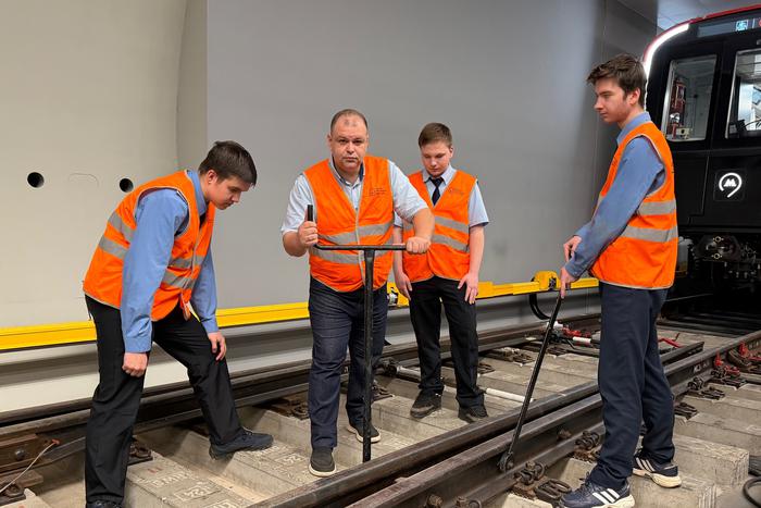 Победитель московского этапа конкурса "Мастер года-2026" использует в обучении будущих монтёров пути интерактивный подход