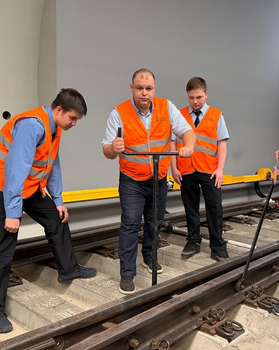 Победитель московского этапа конкурса "Мастер года-2026" использует в обучении будущих монтёров пути интерактивный подход