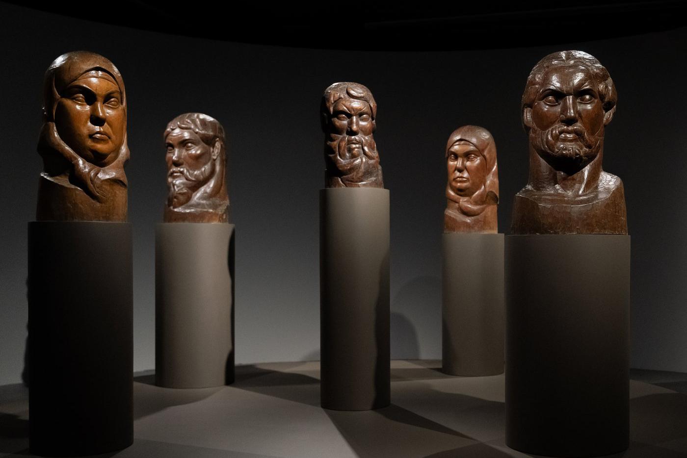 Суровая красота скульптур Беатрисы Сандомирской завораживает.