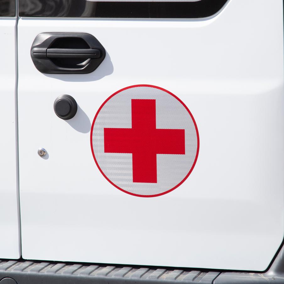 При атаке дронов ВСУ на Елец погибла женщина, ещё пять человек ранены. Украинские беспилотники нанесли удар по Липецкой области. В Ельце жертвой атаки стала женщина, четверо пострадавших госпитализированы. В селе Долгоруково после падения БПЛА загорелся жилой дом