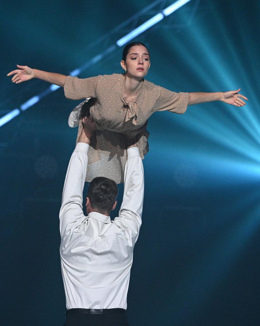 Фигуристов Медведеву и Энберта внесли в базу украинского сайта "Миротворец". Основанием для внесения стали встреча спортсменки с министром спорта Крыма в 2022 году и участие фигуриста в программе павильона полуострова на выставке "Россия". Ресурс вменяет им "покушение на суверенитет Украины"