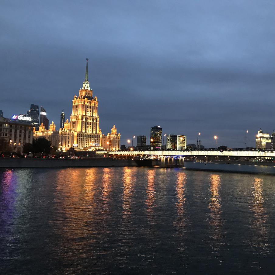 Синоптик предупредил москвичей о дождях и штормовом ветре во вторник. Во второй половине дня 14 апреля в столице ожидается до 8 литров осадков на квадратный метр. Температура не поднимется выше +10 градусов