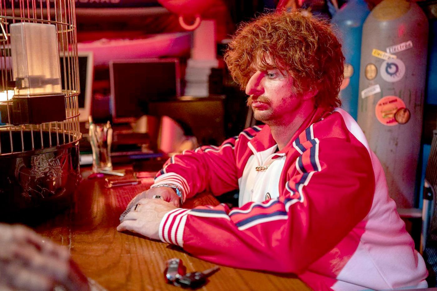 Неузнаваемый Роман Курцын в образе Гамлета из фильма "Возвращение попугая Кеши".