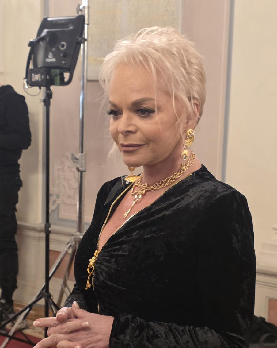 Лариса Долина на премии Bravo в Большом театре.