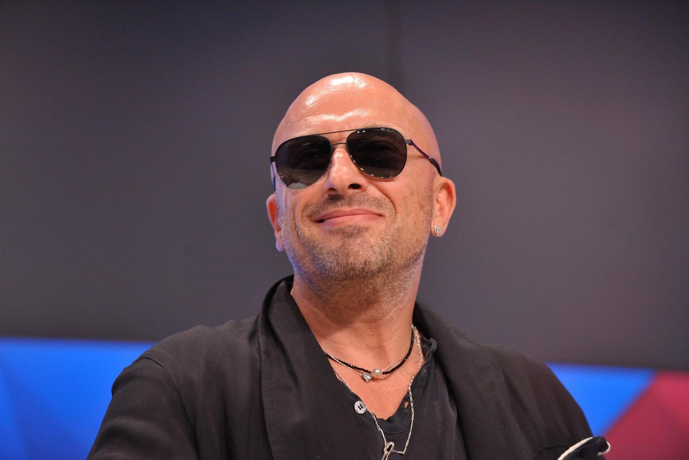 Дмитрий Нагиев пробует себя в роли наставника и гуру, но стоят его советы крайне дорого