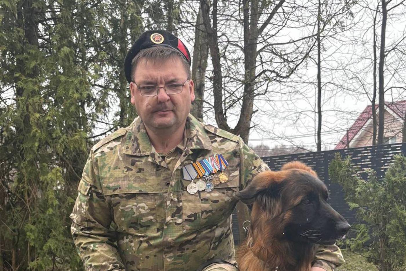 "Знаю, в этом мире я не один": как четвероногие друзья помогают незрячим ветеранам