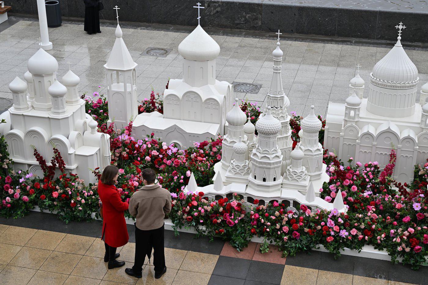 Сергей Собянин и Патриарх Кирилл посетили фестиваль "Пасхальный дар"