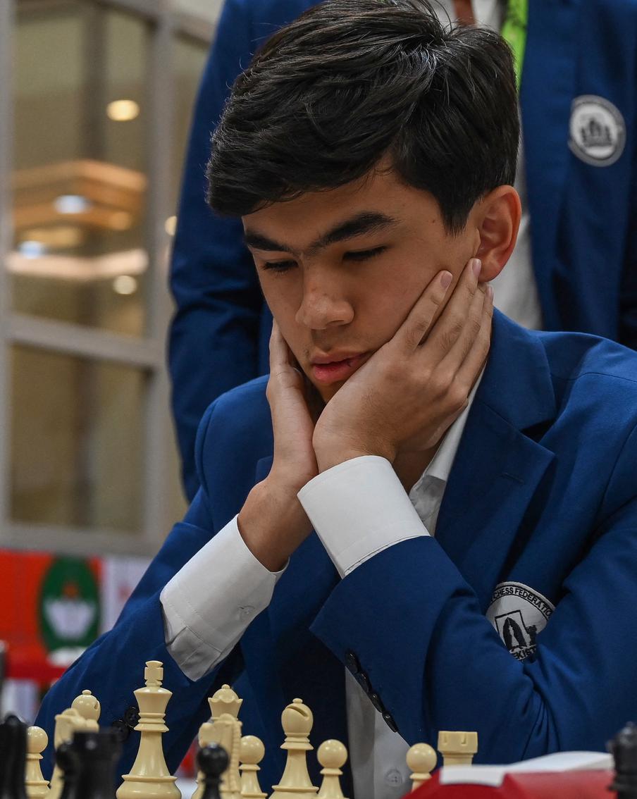 "Чемпион мира заметно слабее Синдарова": шахматного короля готов деклассировать юный гений