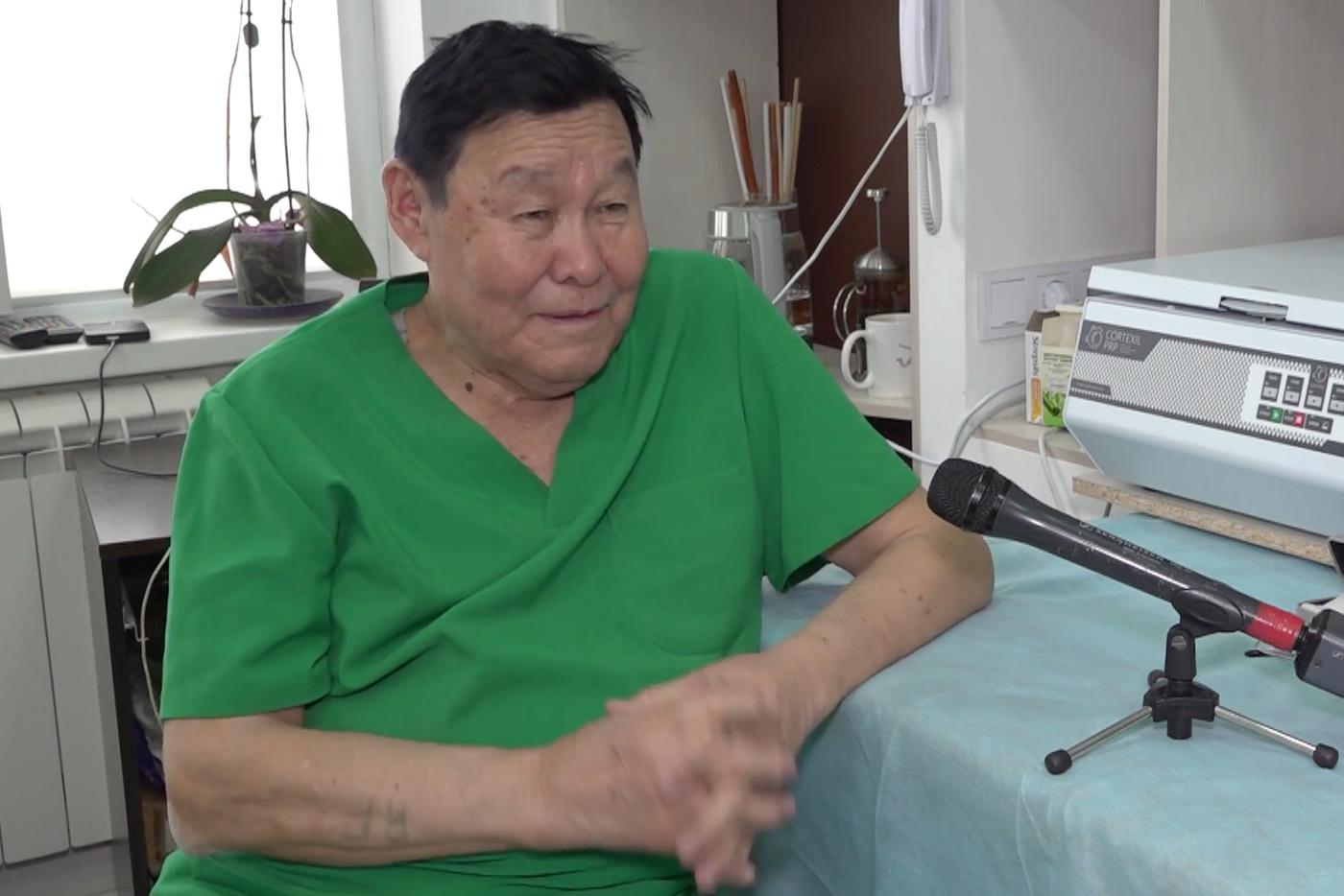 Профессор Рево Захарович Алексеев.