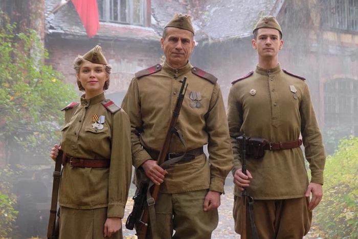 "Отец" взял врагов на прицел: на 48-м ММКФ показали первый фильм из основного конкурса