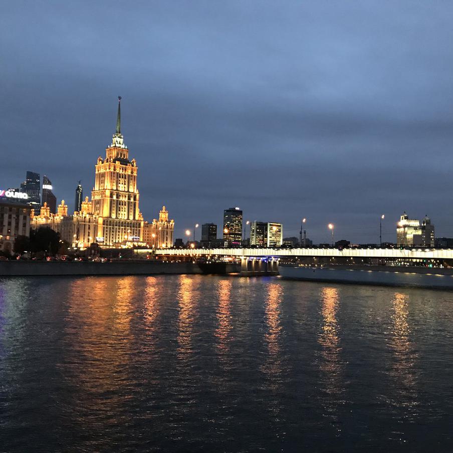 Жителям столицы рассказали о погоде в Москве 16 апреля. По словам синоптика, горожан ждут облачная с прояснениями погода, кратковременный дождь и юго-восточный ветер с порывами до восьми метров в секунду. Температура воздуха составит от плюс 10 до плюс 15 градусов