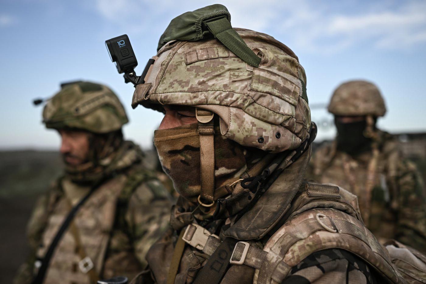 Российские штурмовики взяли бункер ВСУ и заставили пленных помогать по рации