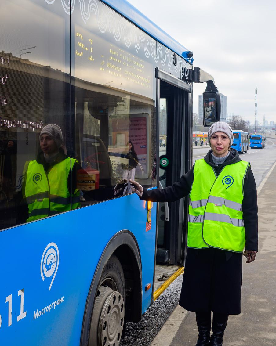 В Красную горку будет работать 31 бесплатный экспресс-маршрут до городских кладбищ
