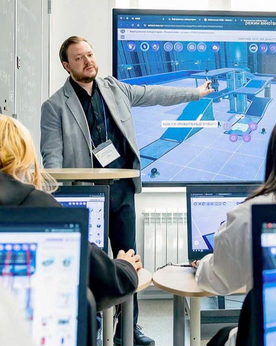 Собянин: Московские педагоги осваивают использование ИИ в учебном процессе